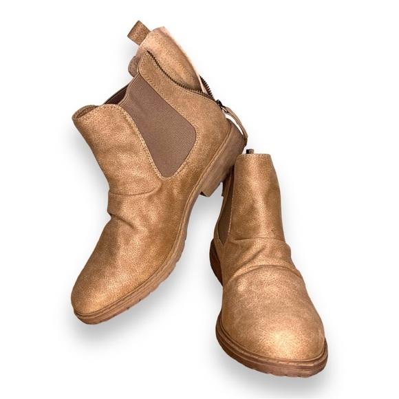 NWOT VERY G SIZE 10 TAN FAUX SUEDE BOOTIES WESTERN BOHO - Picture 1 of 13